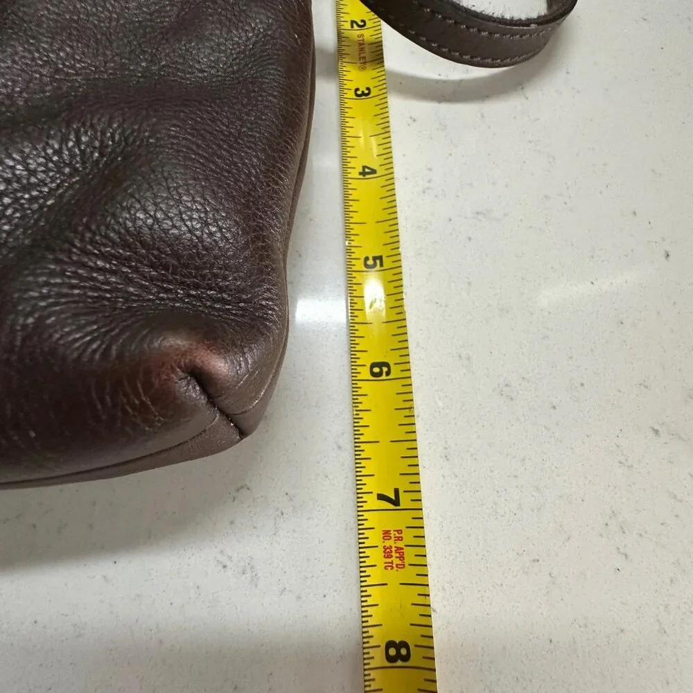 Fossil Brown Leather Crossbody Bag With Front Zip Pocket & Adjustable Strap - Picture 12 of 12